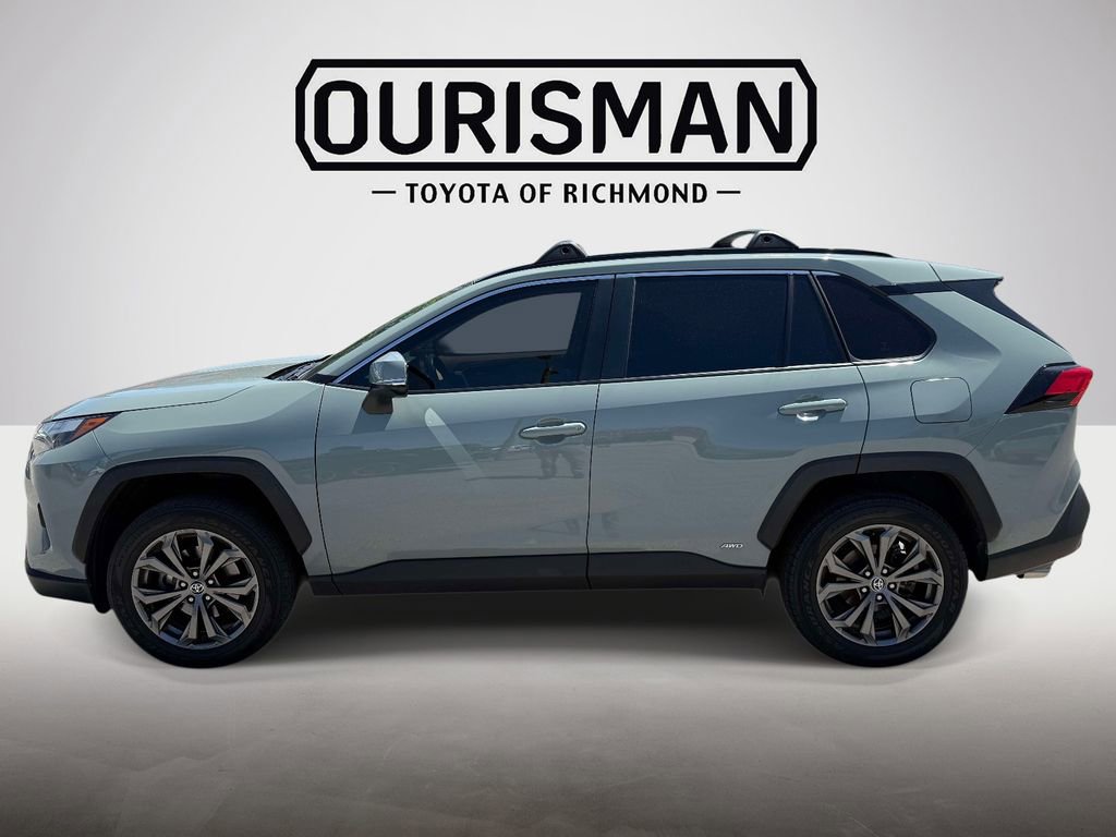 Used 2022 Toyota RAV4 XLE Premium AWD/4WD image 8
