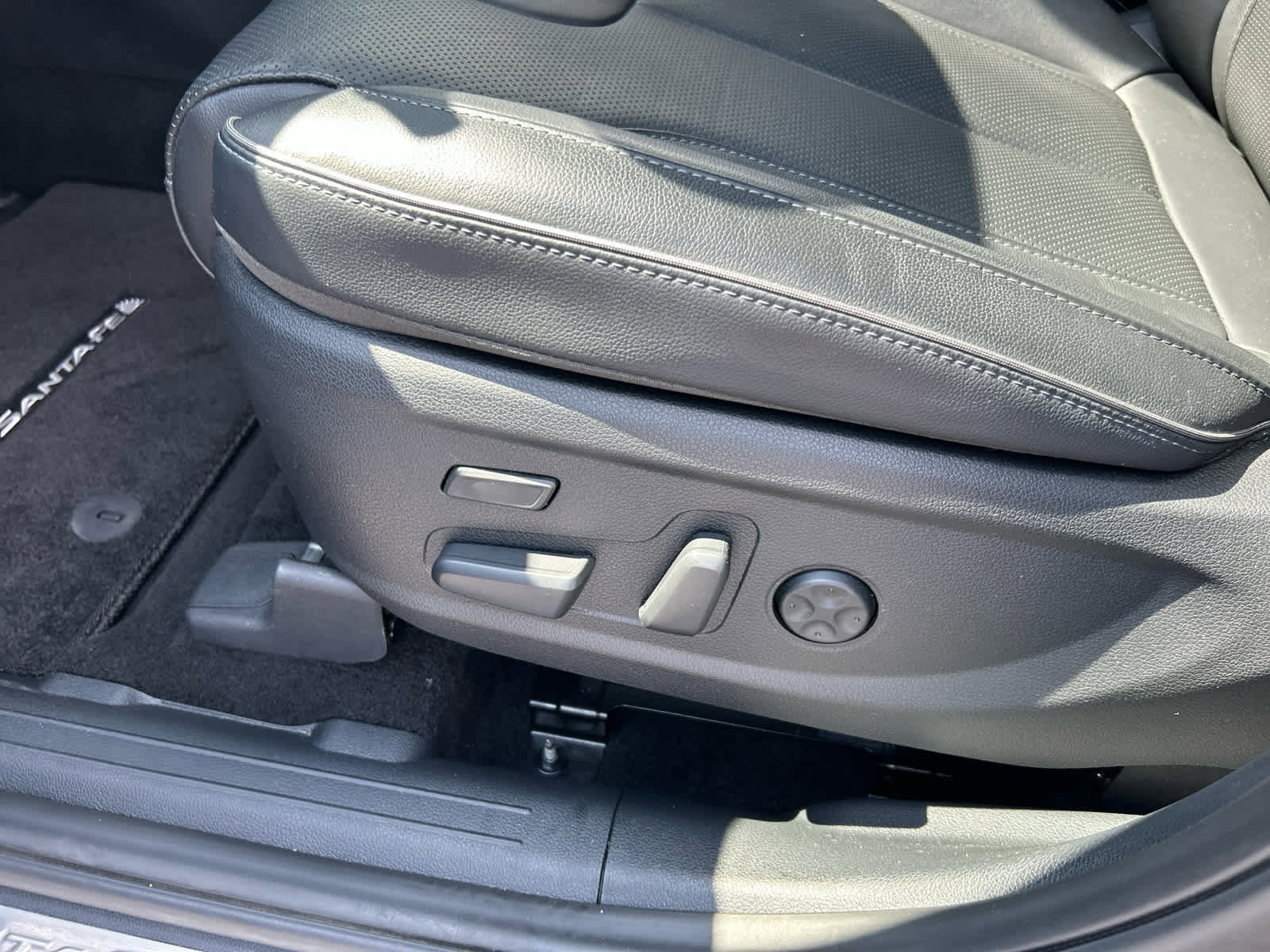 Used 2023 Hyundai Santa Fe Limited AWD/4WD image 26