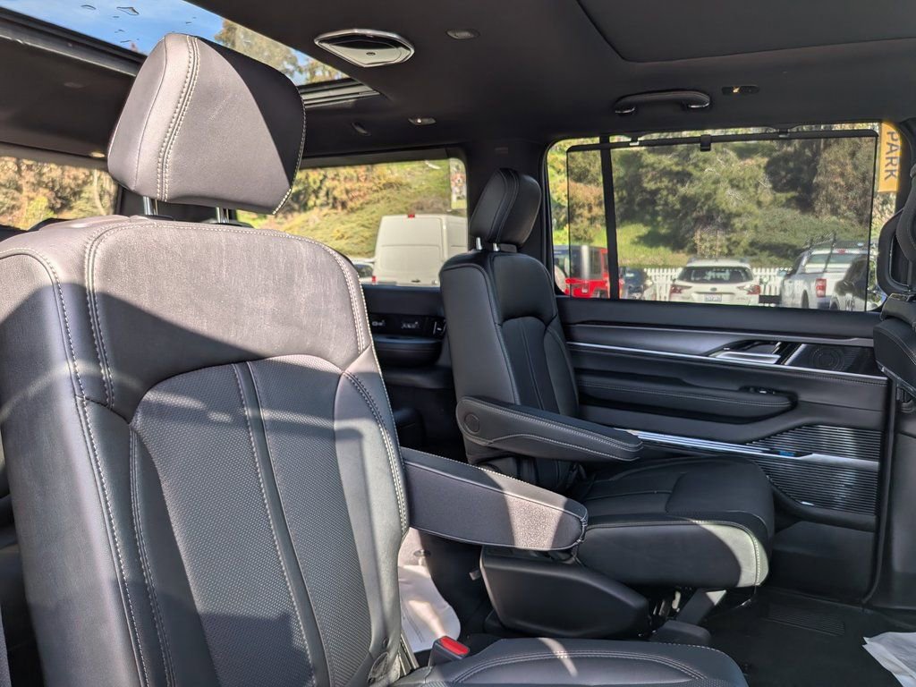 New 2026 Jeep Grand Wagoneer Summit image 21