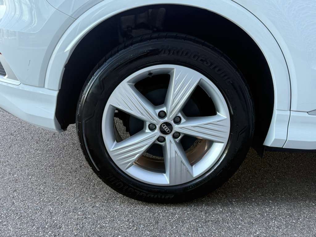 Used 2024 Audi Q4 e-tron Premium w/ Convenience Package image 36