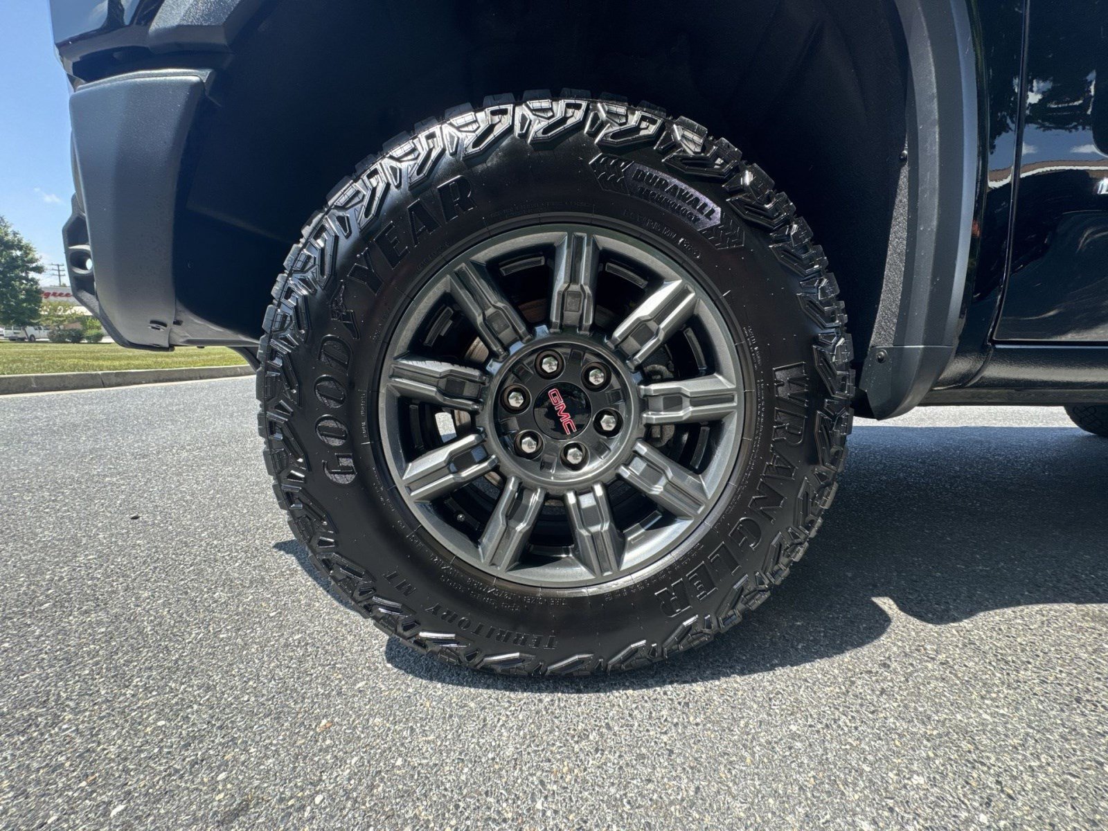 Used 2024 GMC Sierra 1500 AT4X AWD/4WD image 12