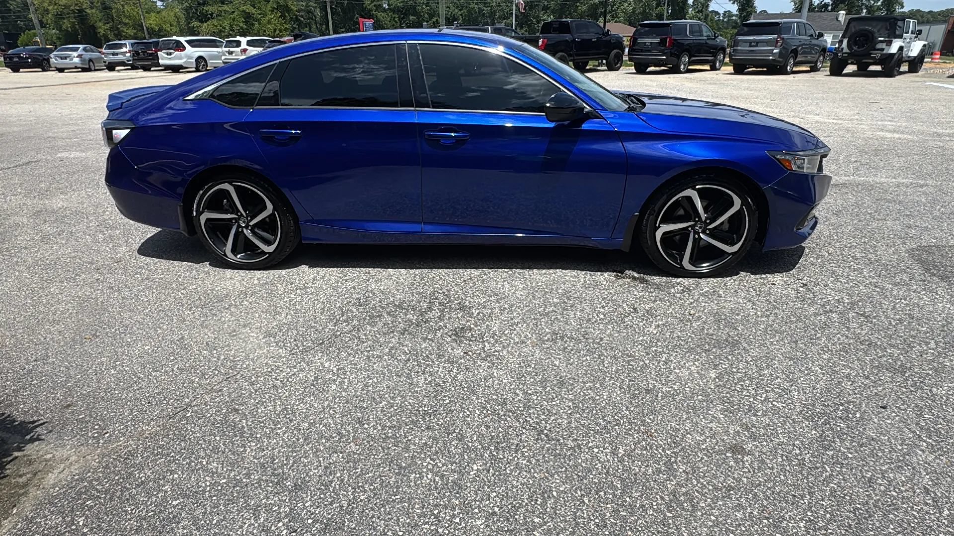 Used 2022 Honda Accord Sport image 3
