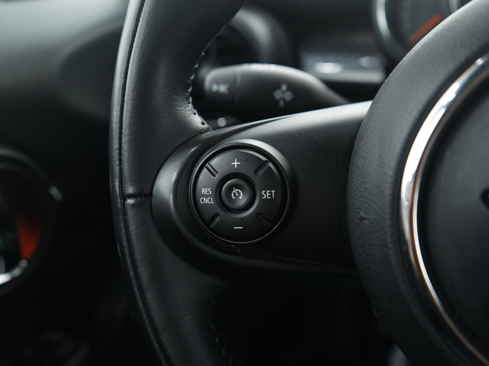 Used 2018 MINI Cooper S image 23