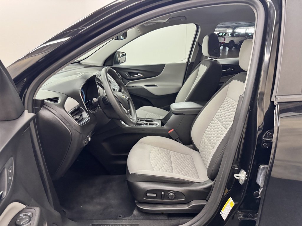 Used 2021 Chevrolet Equinox LS image 14