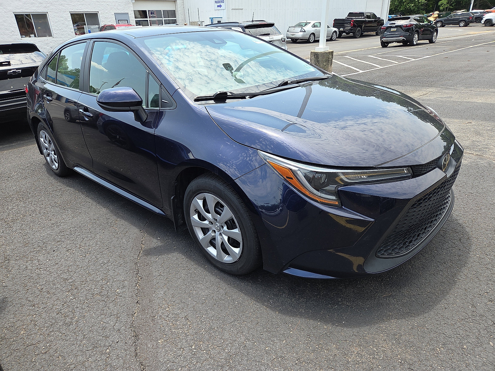 Used 2022 Toyota Corolla LE w/ Carpet Mat Package (TMS) FWD image 1