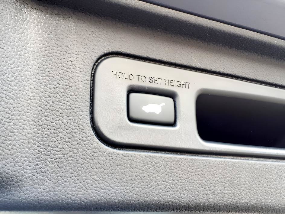 Used 2025 Honda Pilot Elite image 11