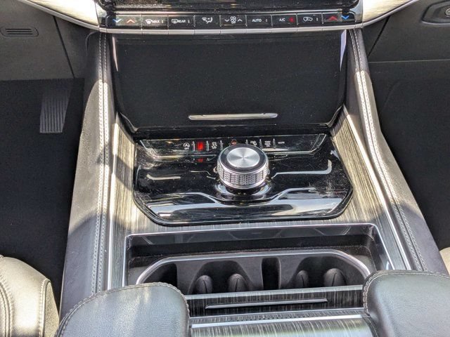 Used 2024 Jeep Wagoneer Series II w/ Flexible Seating Group RWD image 18