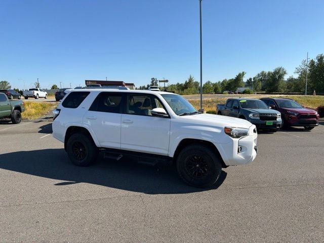 Used 2018 Toyota 4Runner SR5 Premium AWD/4WD image 2
