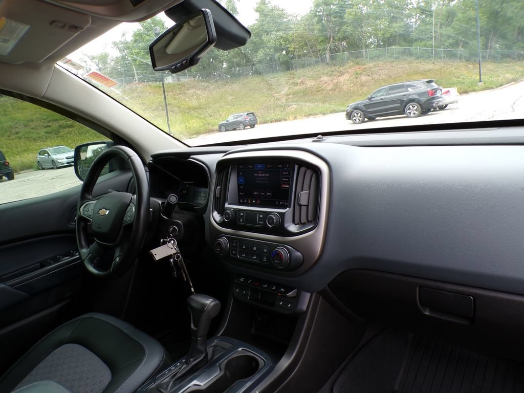 Used 2019 Chevrolet Colorado Z71 AWD/4WD image 12