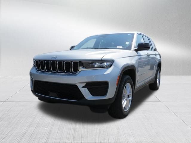 Certified 2024 Jeep Grand Cherokee Laredo X w/ Luxury Tech Group I RWD image 6