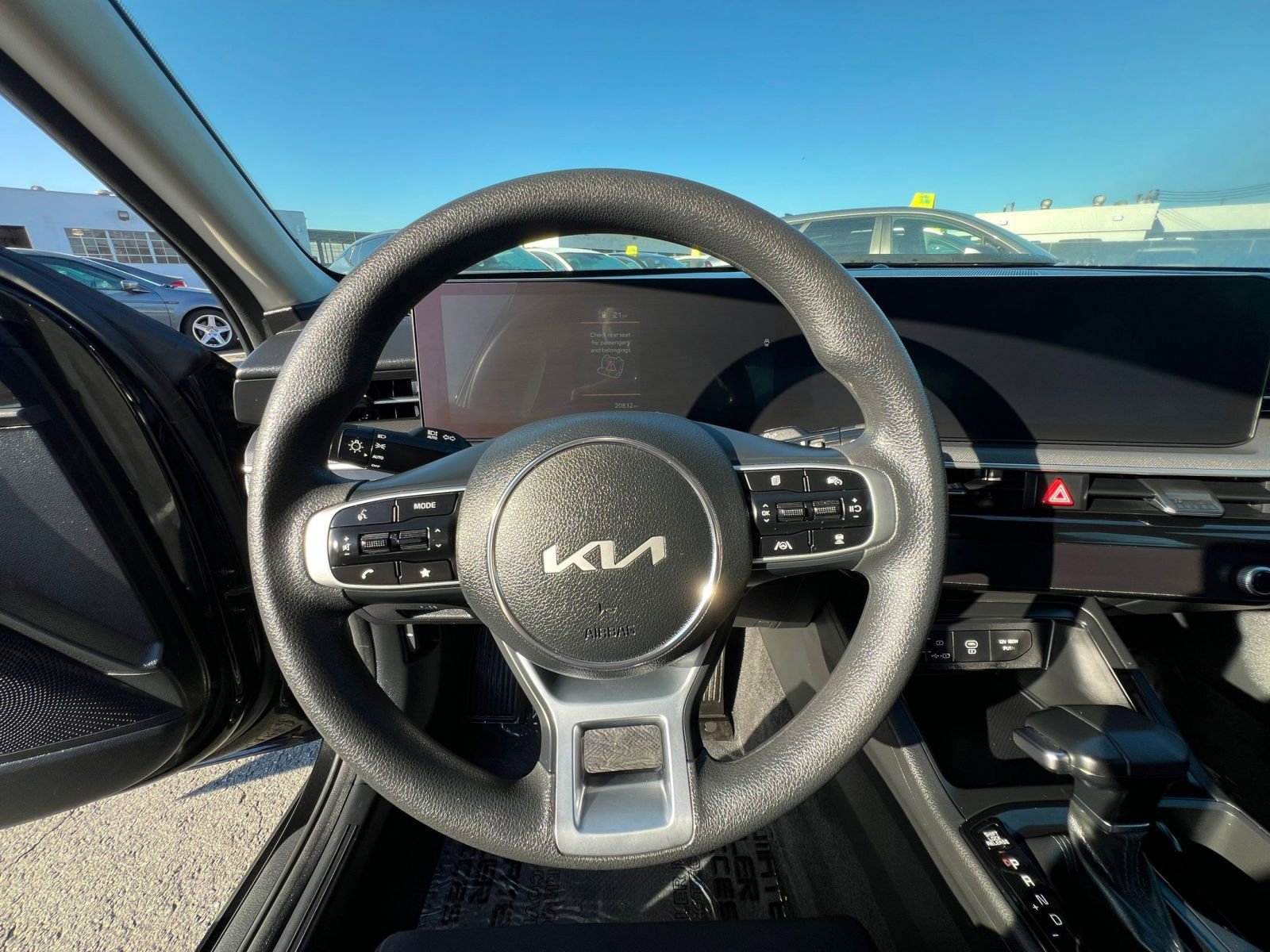 Used 2025 Kia K5 LXS image 31