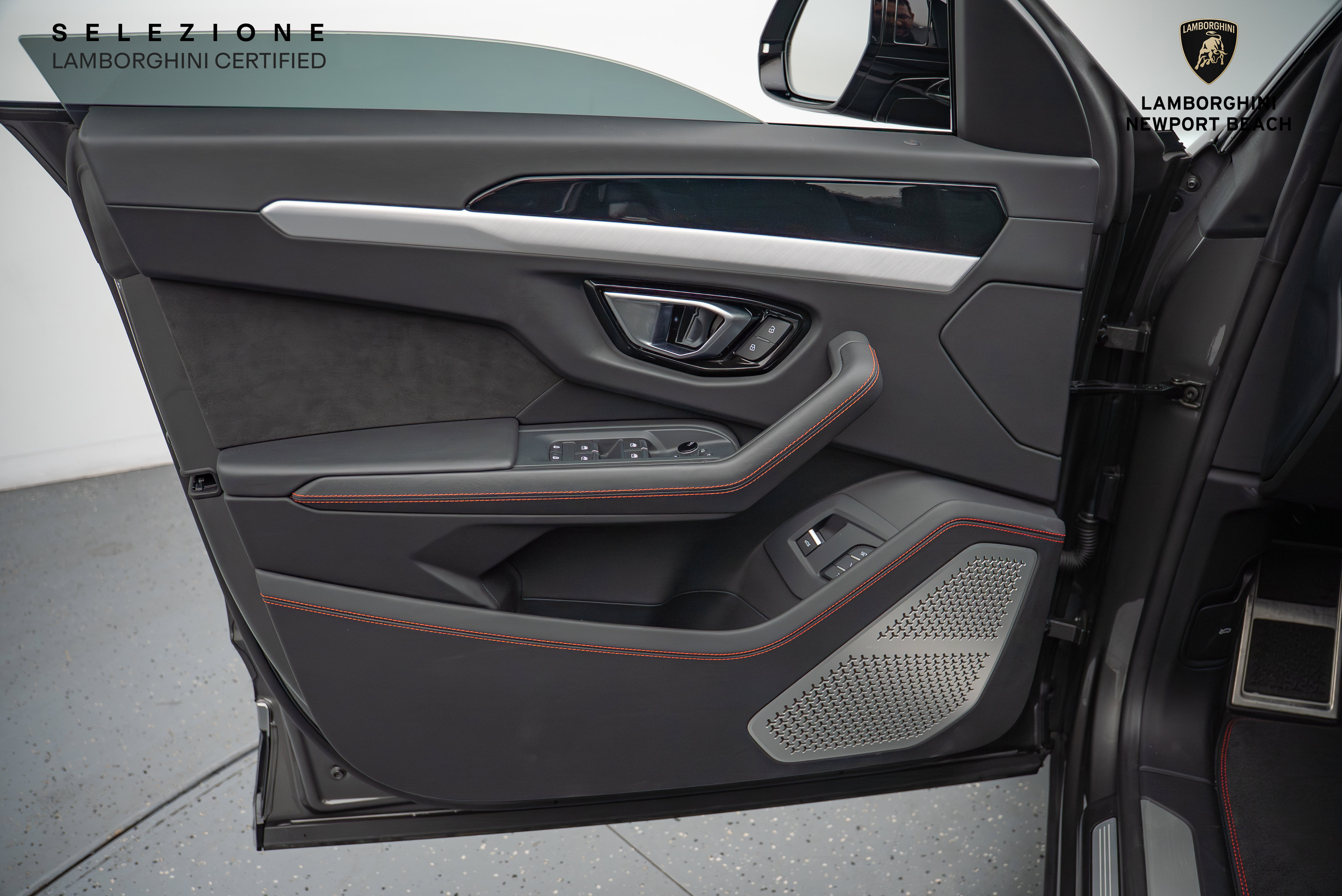 Used 2021 Lamborghini Urus image 34