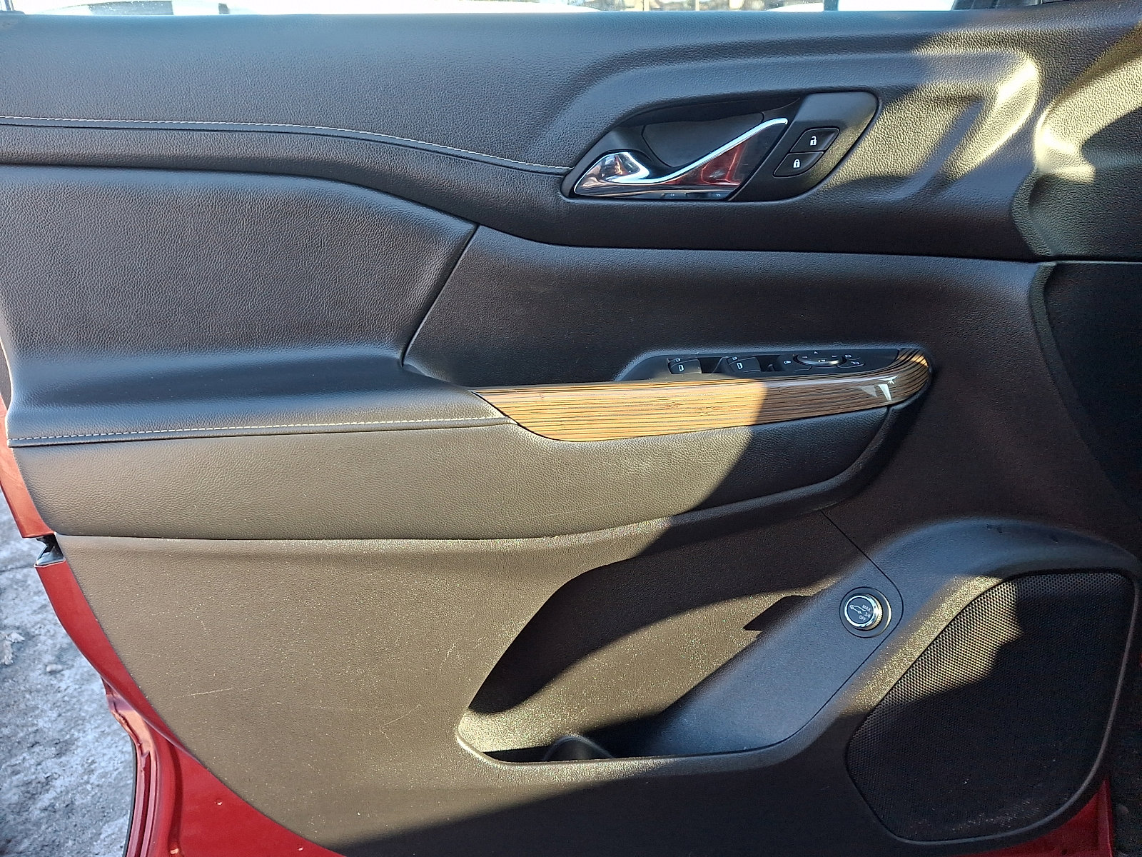 Used 2021 GMC Acadia SLE w/ Driver Convenience Package image 14