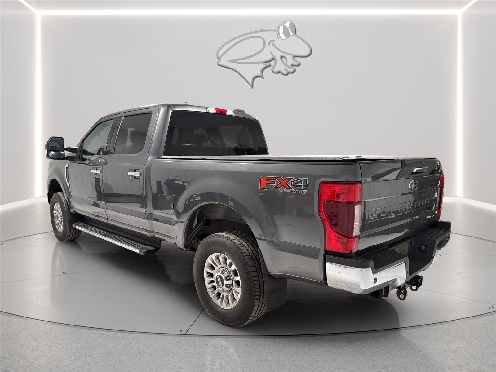 Used 2020 Ford F250 XLT w/ XLT Premium Package AWD/4WD image 3