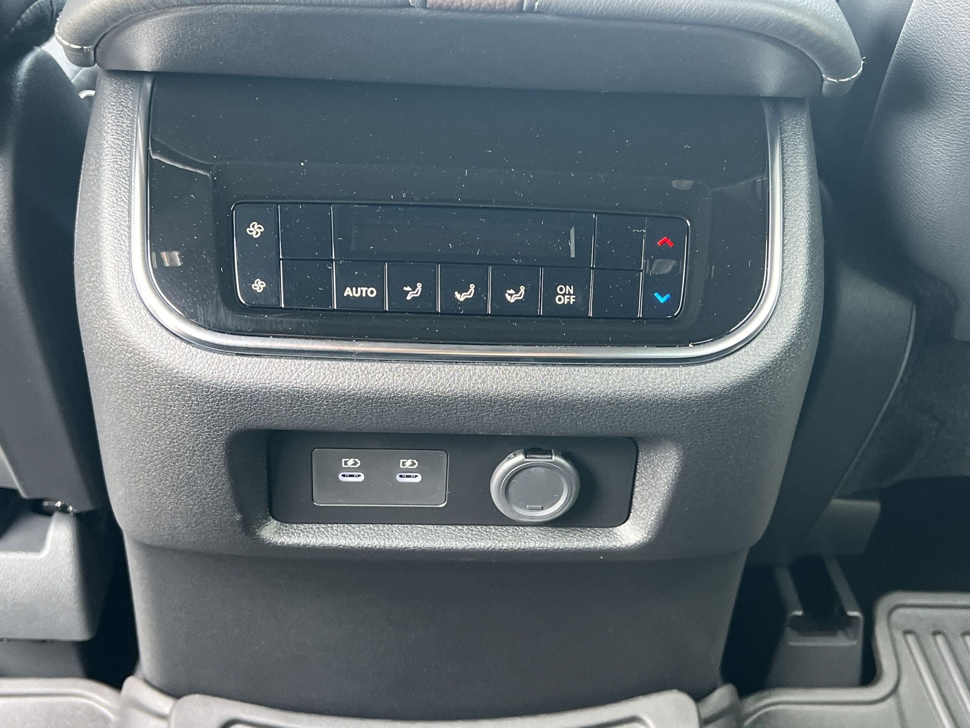 New 2026 Nissan Armada SL w/ Captain's Chari Seat Package AWD/4WD image 18