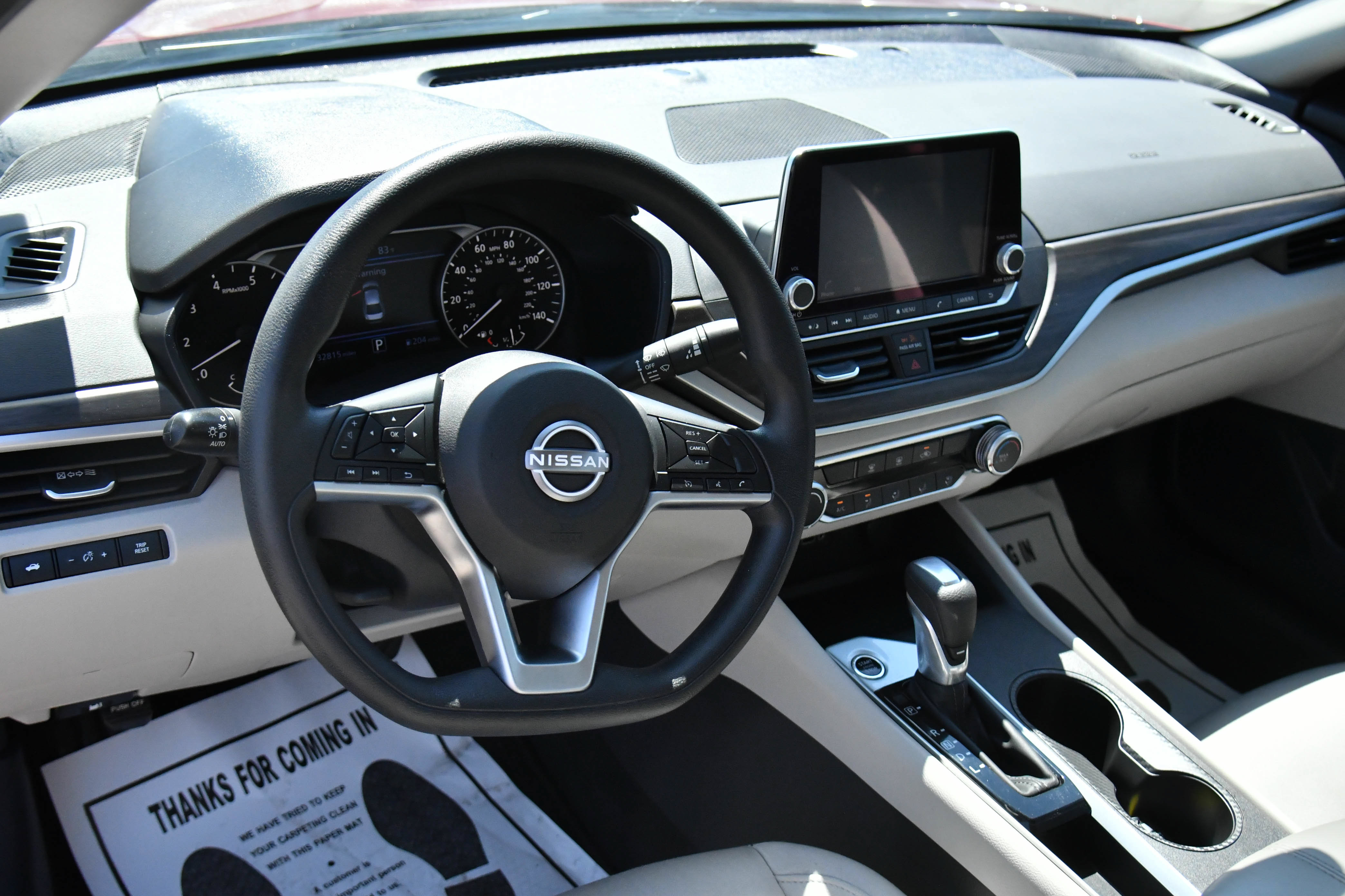 Used 2025 Nissan Altima 2.5 SV FWD image 14