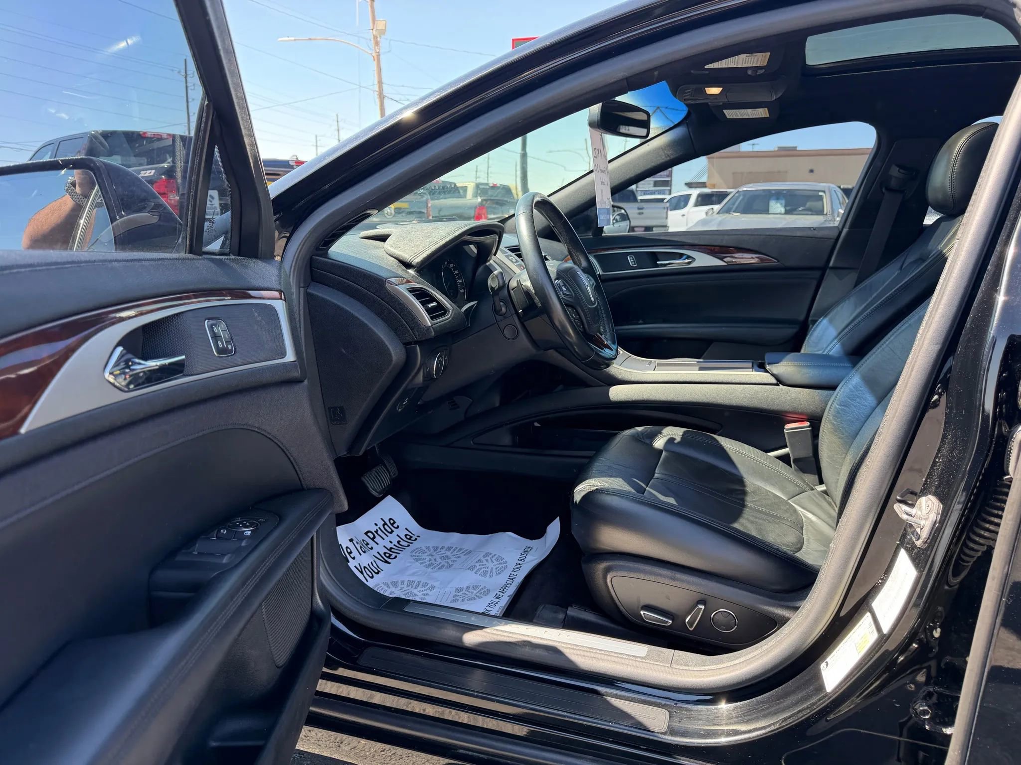 Used 2017 Lincoln MKZ Reserve FWD image 4