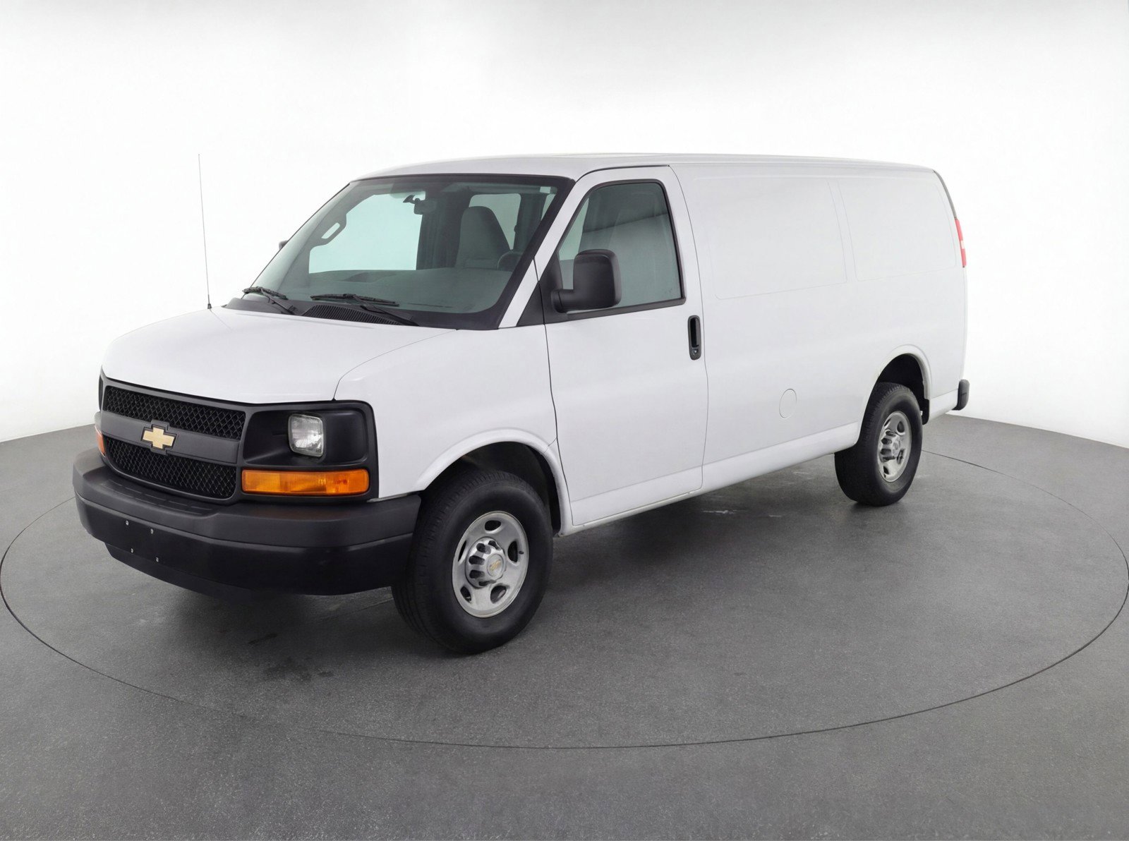 Used 2025 Chevrolet Express 3500 LT w/ LT Preferred Equipment Group image 3