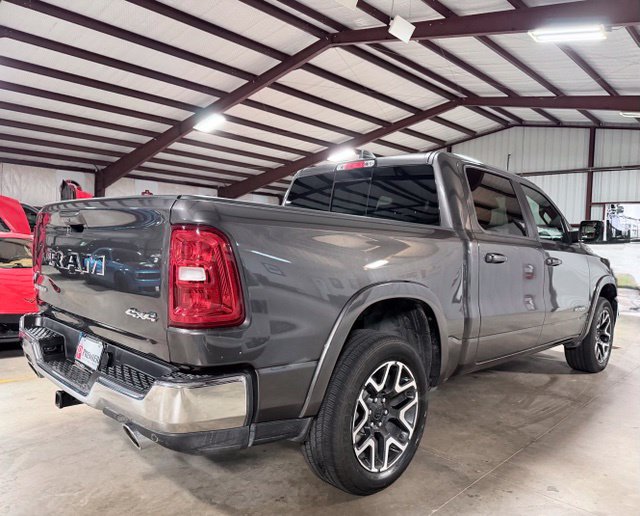 Used 2026 RAM 1500 Laramie AWD/4WD image 3