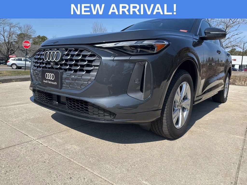 Used 2025 Audi Q5 Premium w/ Convenience Package image 11