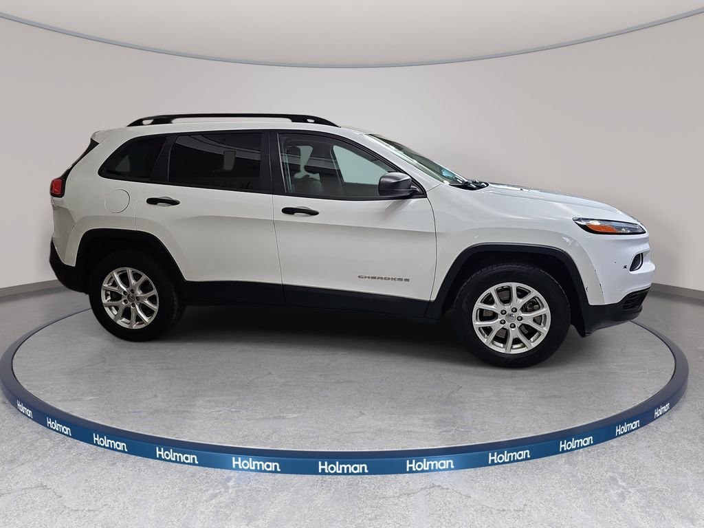 Used 2016 Jeep Cherokee Sport w/ Cold Weather Group AWD/4WD image 5