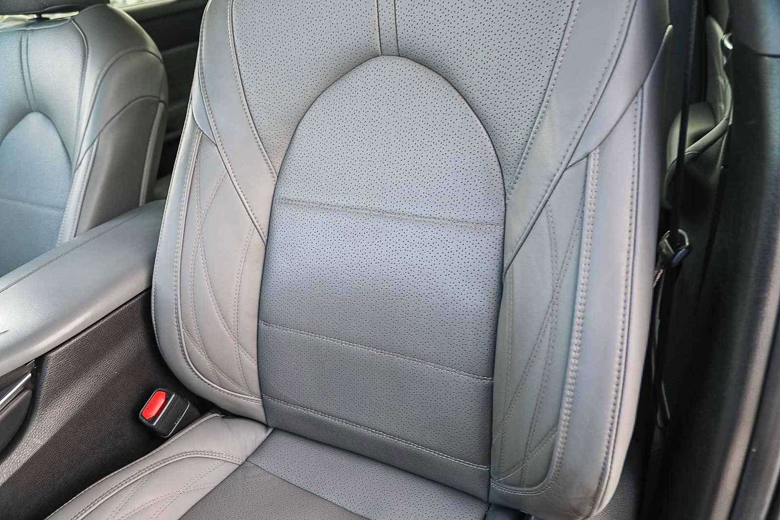 Certified 2019 Toyota Avalon Limited image 32