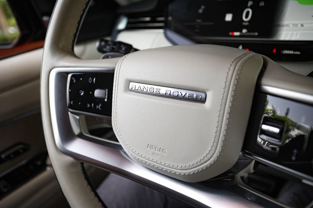 Used 2023 Land Rover Range Rover SV AWD/4WD image 27