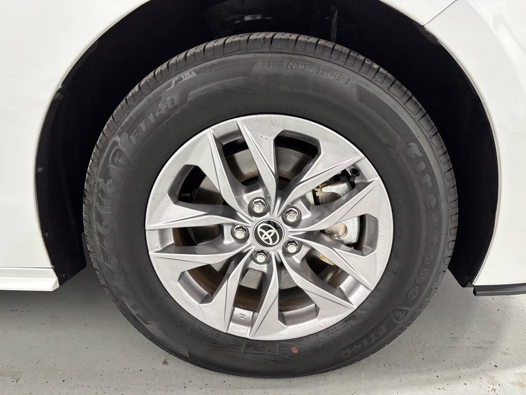 Used 2026 Toyota Sienna XLE AWD/4WD image 67