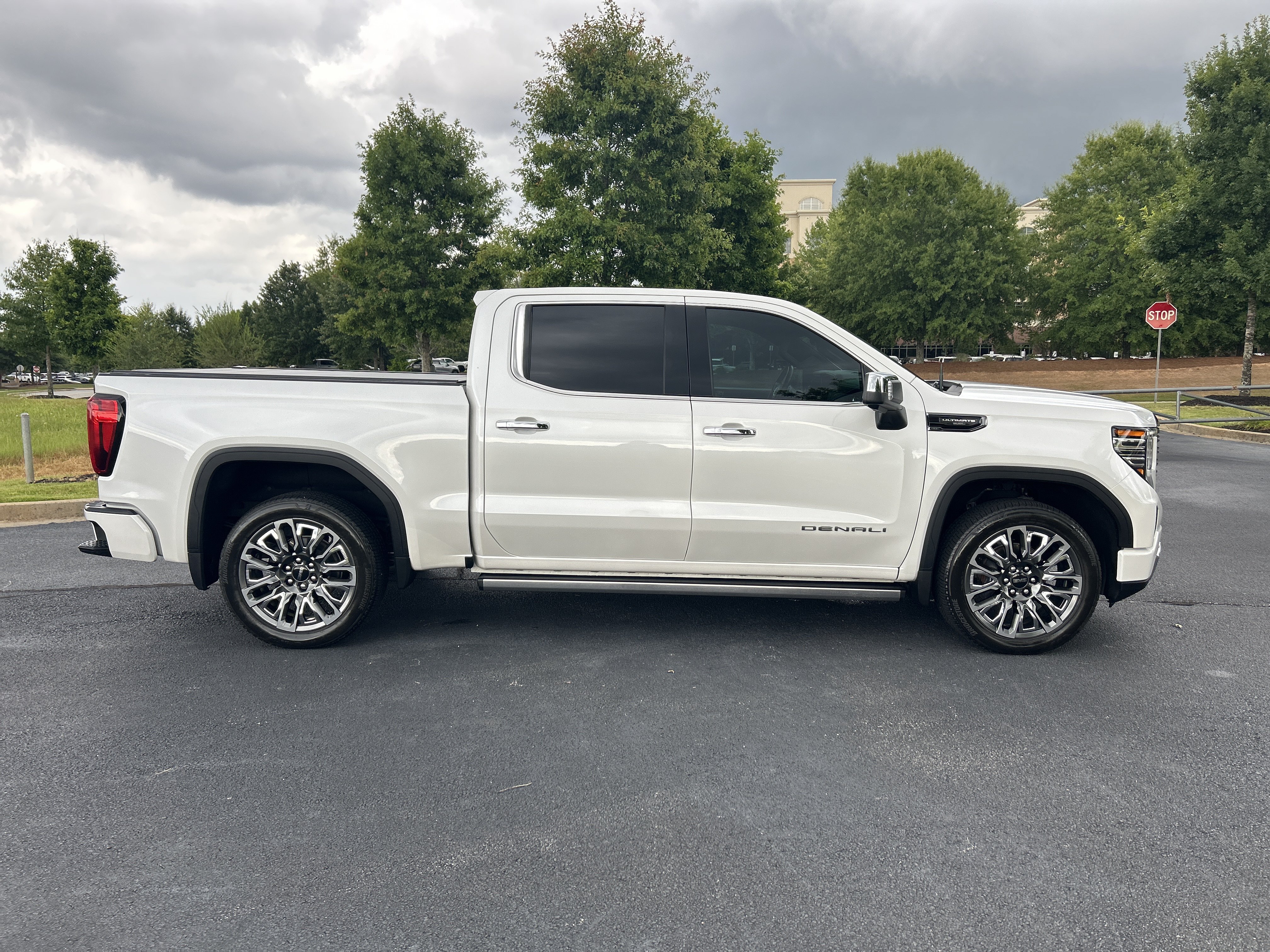 Used 2024 GMC Sierra 1500 Denali Ultimate AWD/4WD image 10