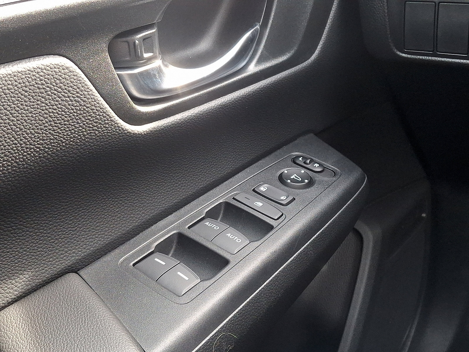 Certified 2026 Honda CR-V Sport image 25