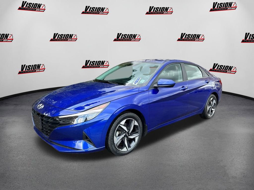Used 2023 Hyundai Elantra SEL w/ Convenience Package image 1