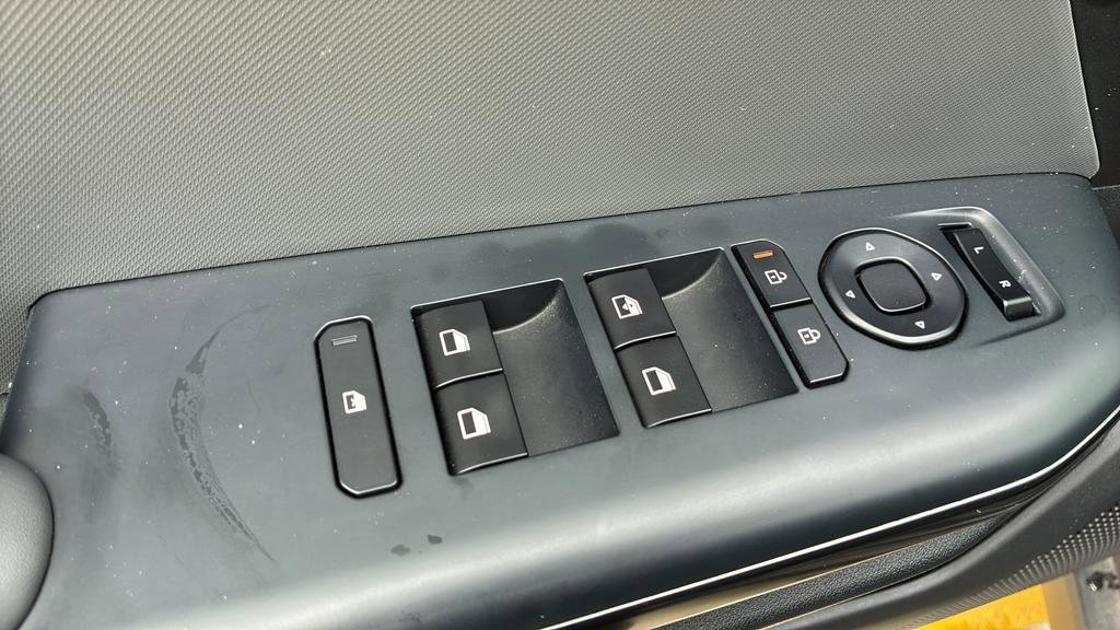 Certified 2025 Kia K4 image 12