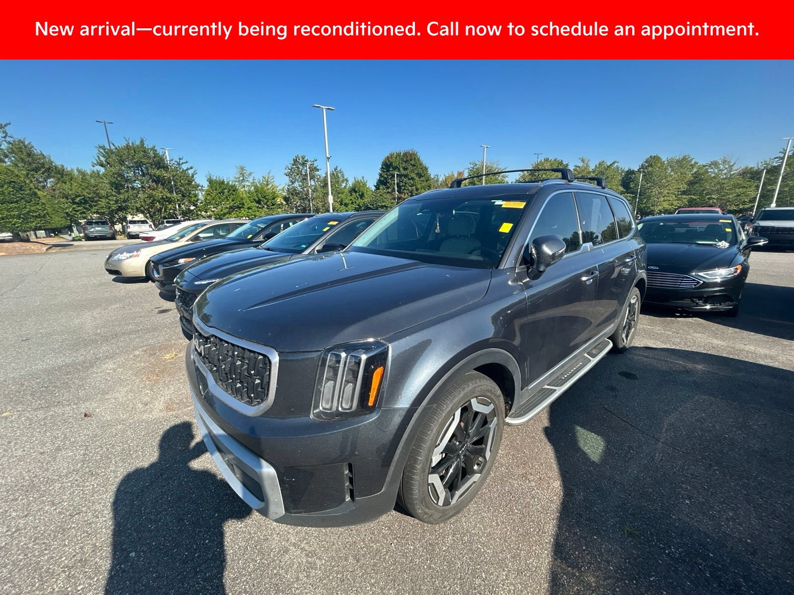 Certified 2024 Kia Telluride EX w/ EX Captain's Chair Package AWD/4WD image 5