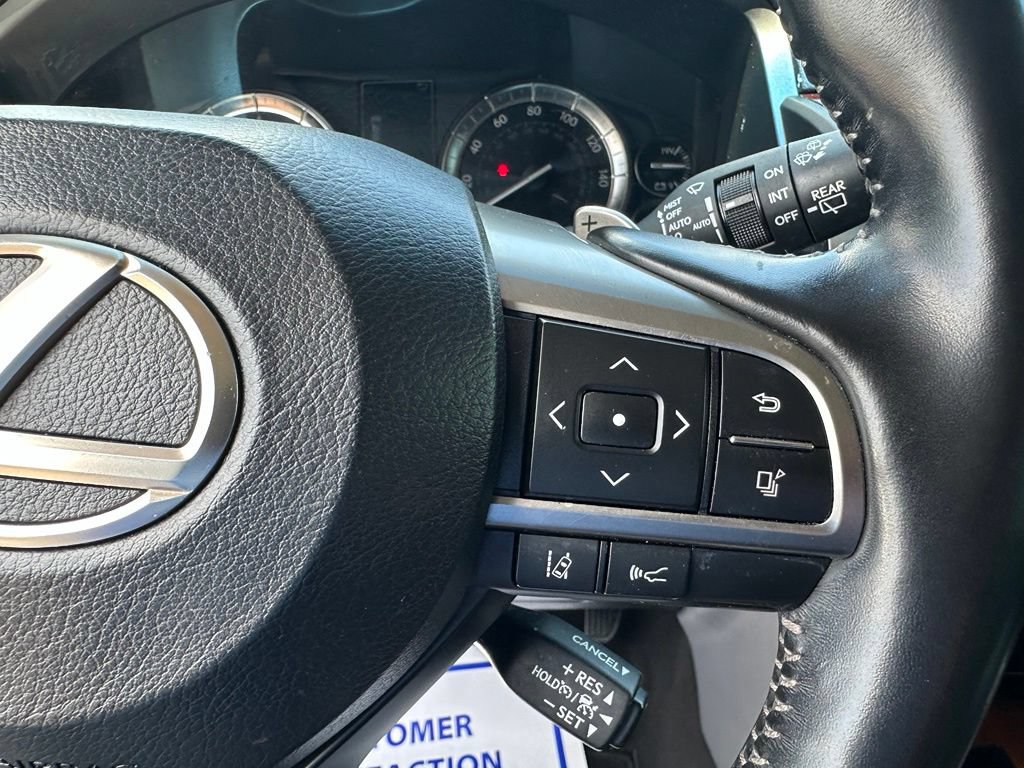 Used 2020 Lexus LX 570 4WD w/ Luxury Package image 17