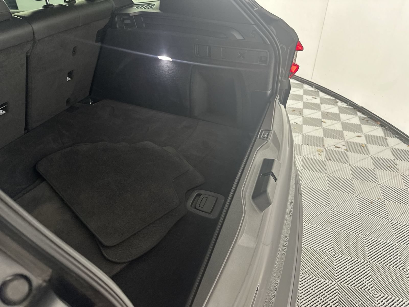 Used 2022 BMW X5 xDrive40i w/ Premium Package AWD/4WD image 26