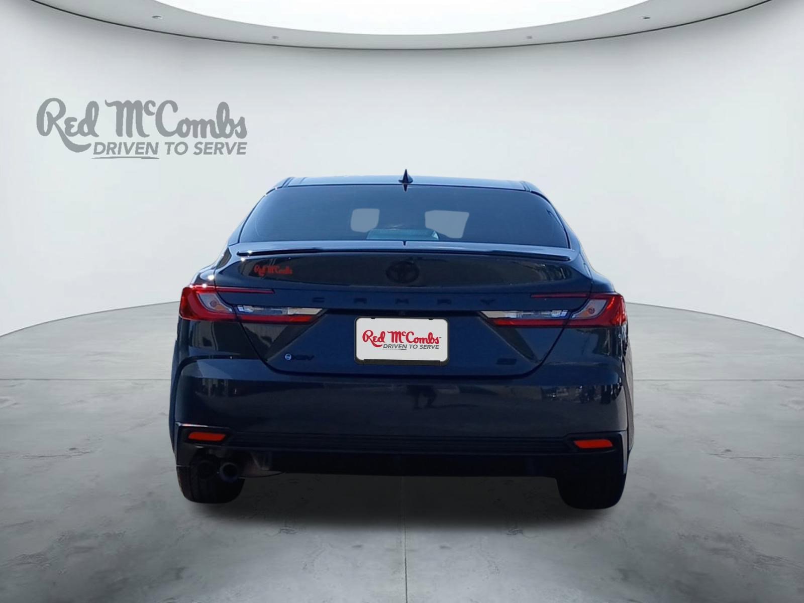 Used 2025 Toyota Camry SE image 4