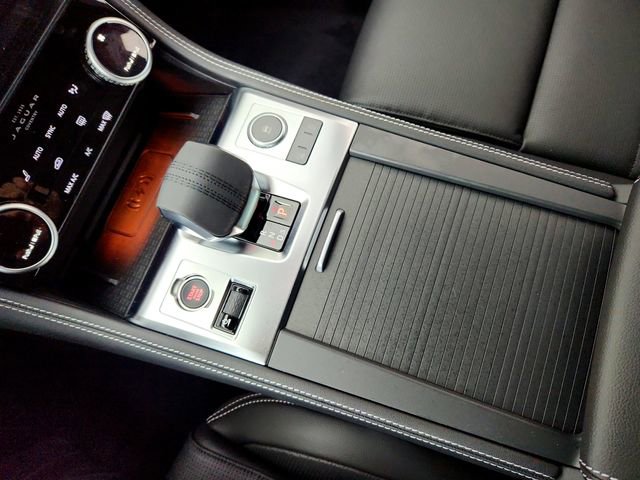 Used 2026 Jaguar F-PACE R-Dynamic S image 22