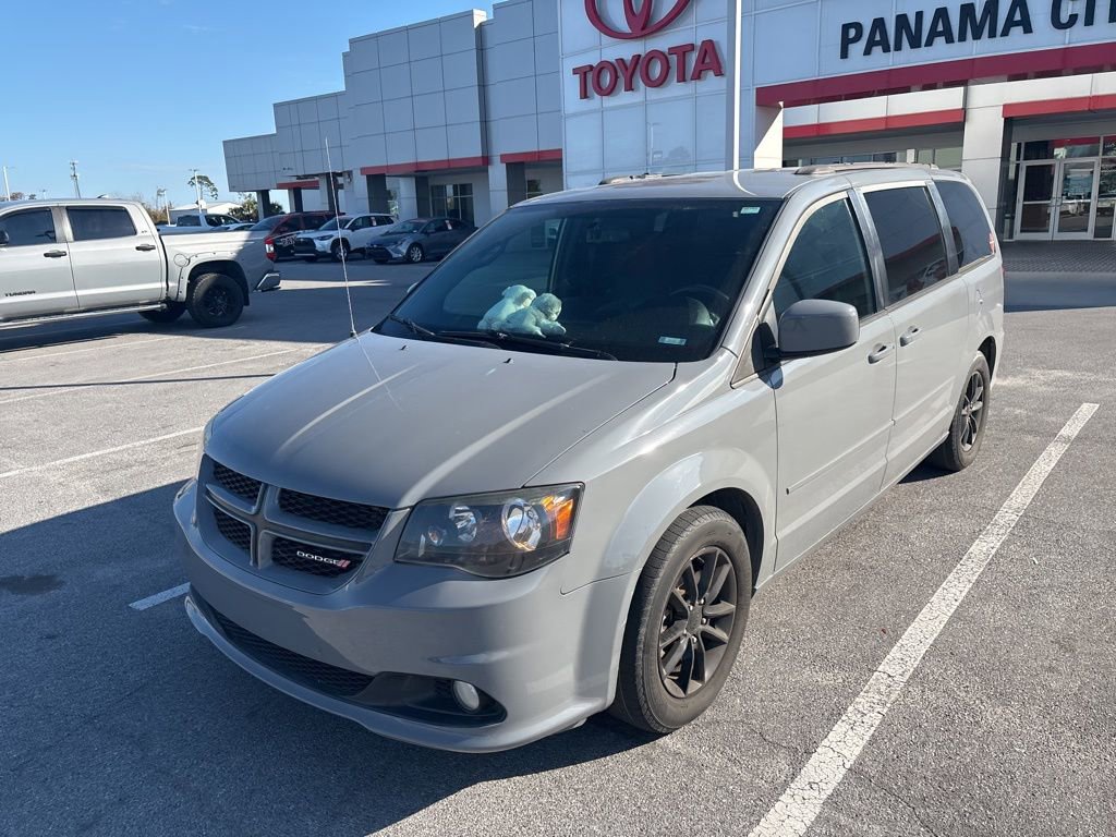 Used 2017 Dodge Grand Caravan GT image 3