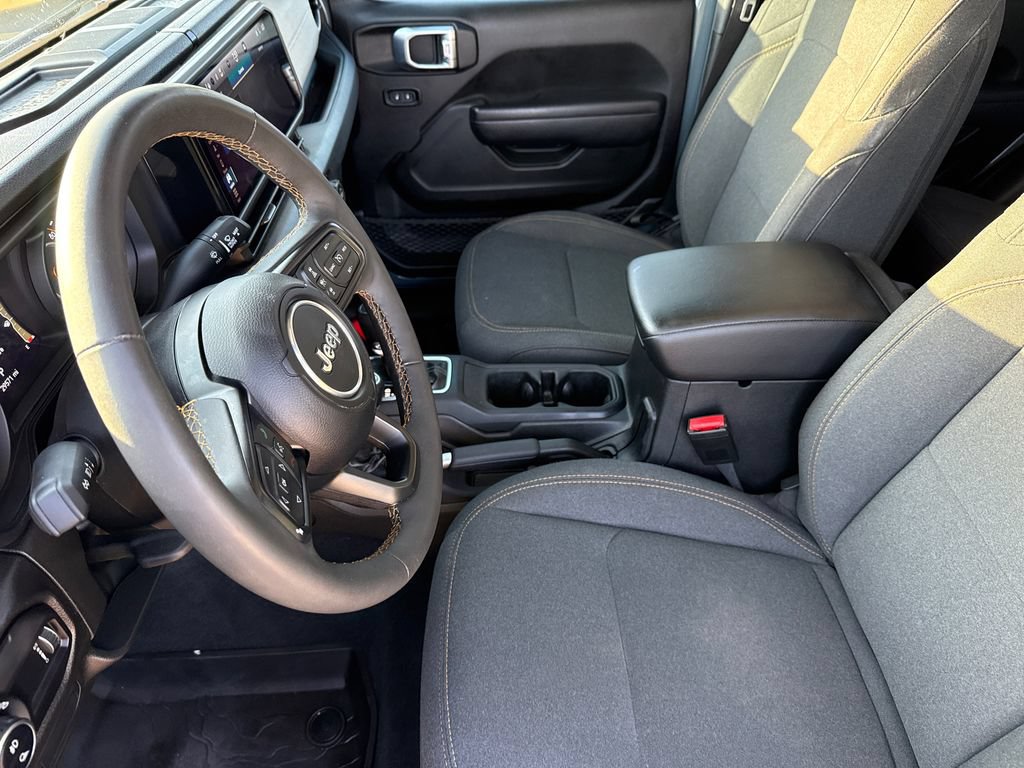 Used 2024 Jeep Gladiator Sport AWD/4WD image 19