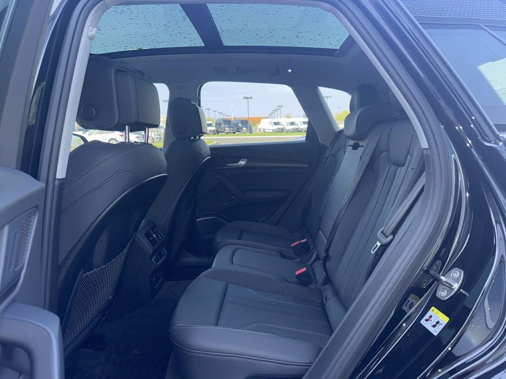 Certified 2025 Audi Q5 e Premium Plus image 28