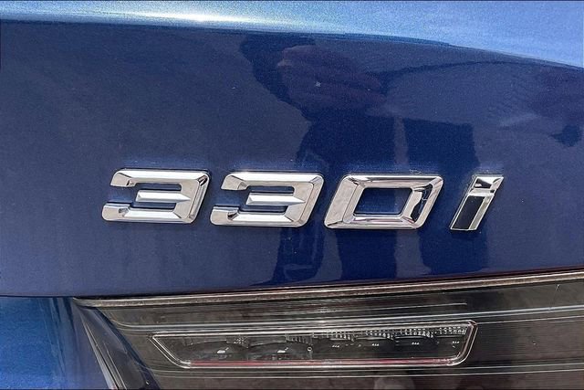 Used 2021 BMW 330i xDrive Sedan w/ Premium Package image 23