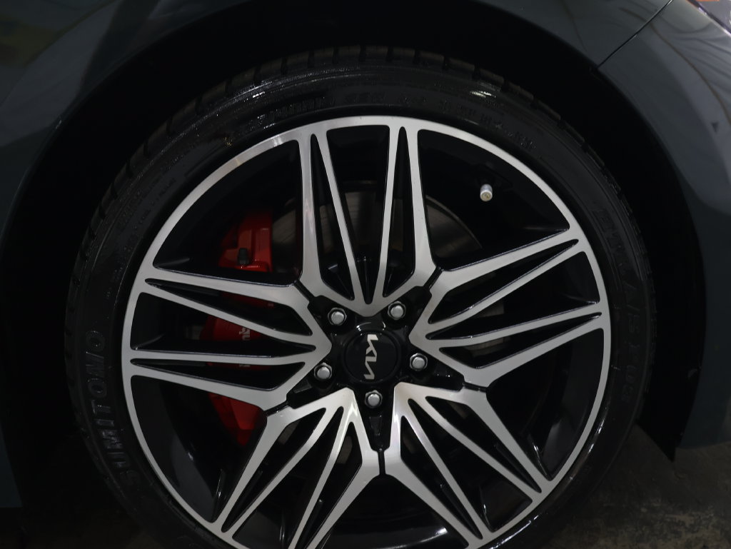 Used 2022 Kia Stinger GT1 RWD image 34