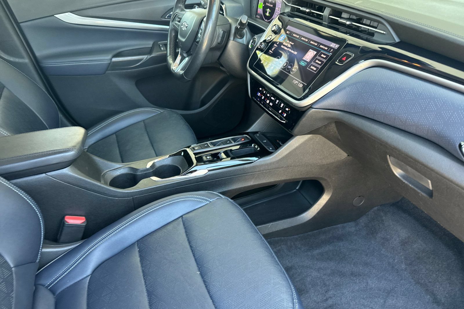 Used 2022 Chevrolet Bolt EUV Premier FWD image 16