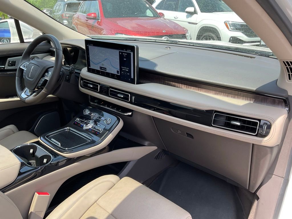 Used 2023 Lincoln Nautilus Reserve w/ Equipment Group 202A AWD/4WD image 18