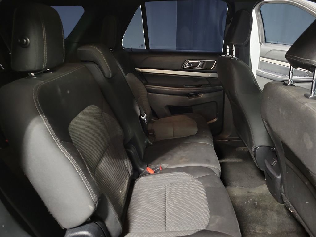 Used 2018 Ford Explorer XLT image 23