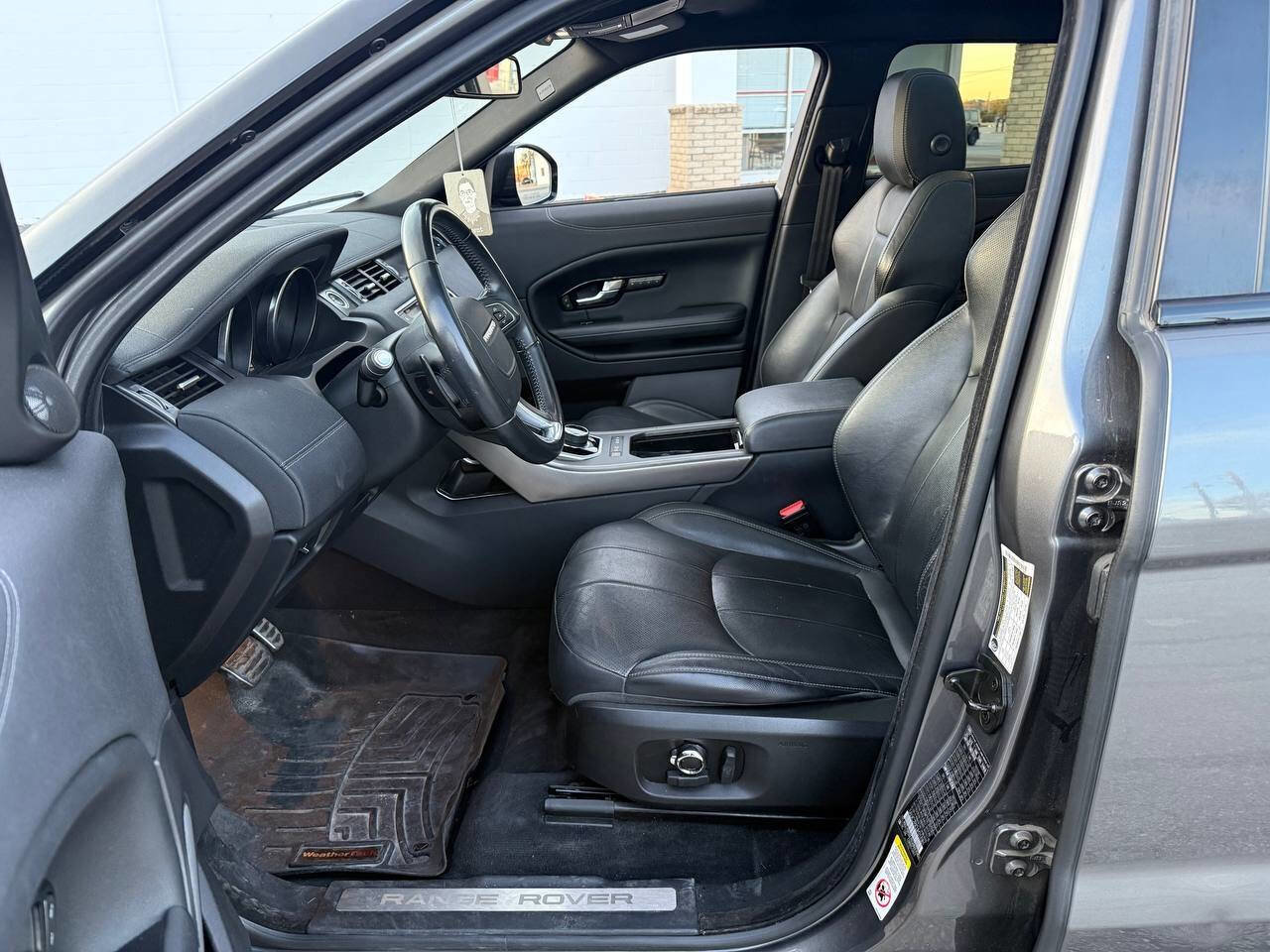 Used 2018 Land Rover Range Rover Evoque Landmark Edition AWD/4WD image 10
