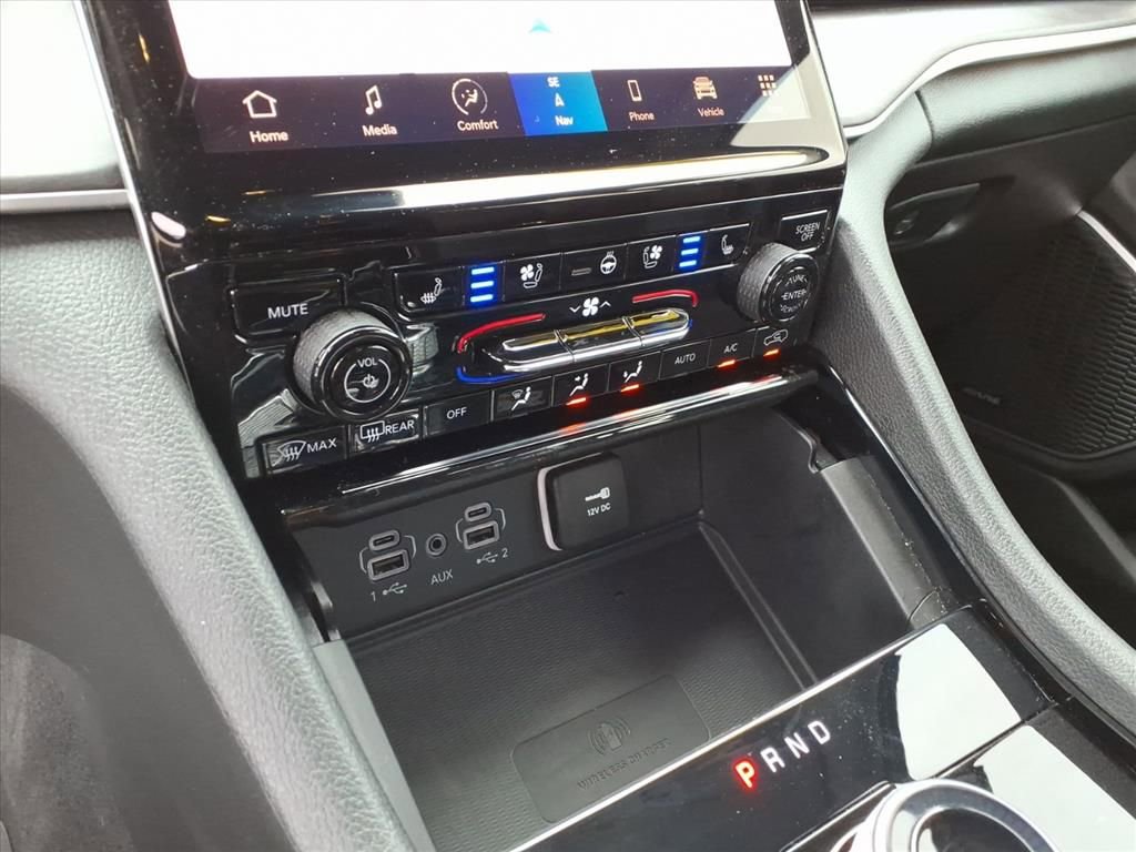 Used 2023 Jeep Grand Cherokee Altitude image 23