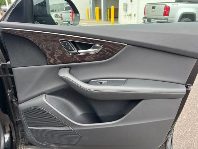 Used 2022 Audi Q8 Premium Plus AWD/4WD image 10