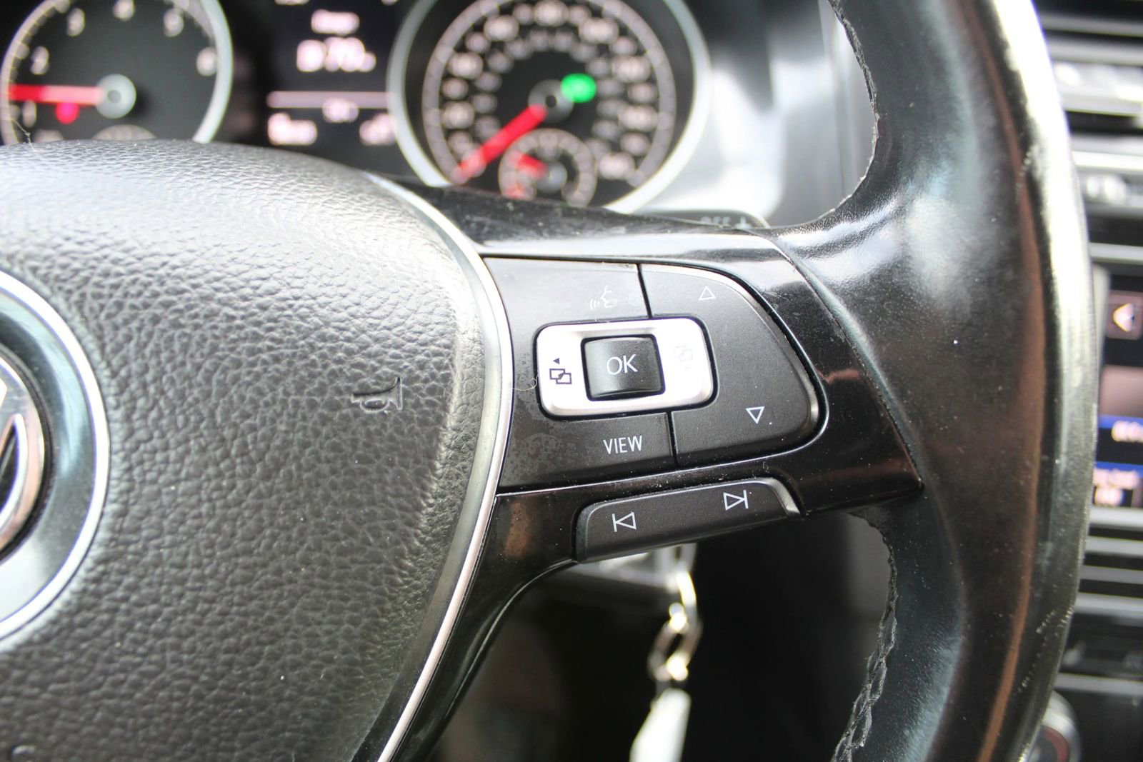 Used 2019 Volkswagen Golf S image 17