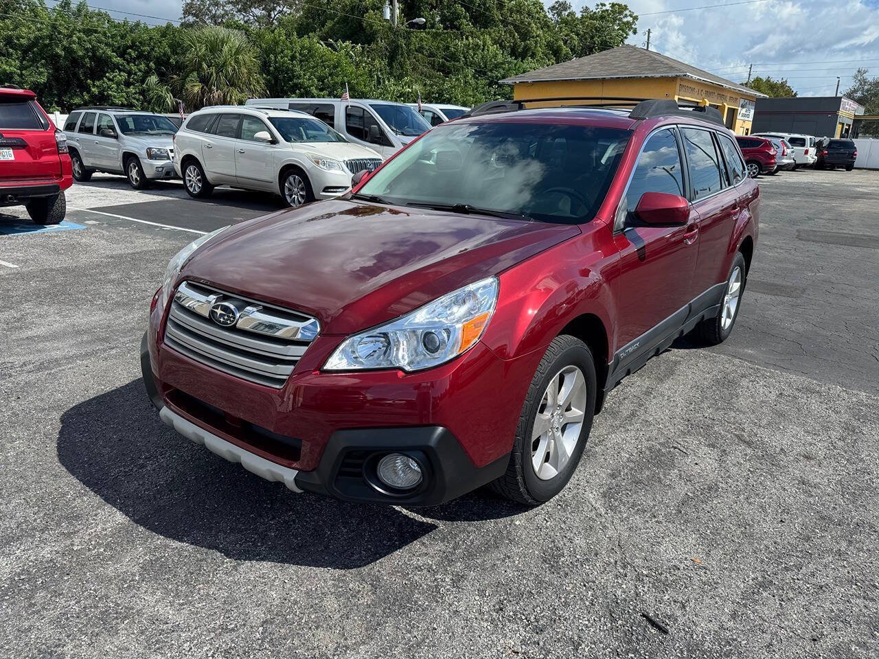 Used 2014 Subaru Outback 2.5i Limited w/ Moonroof Package AWD/4WD image 4
